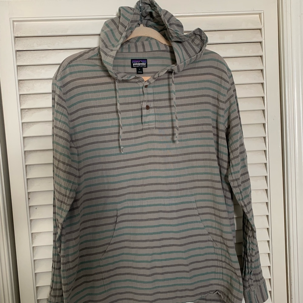 Patagonia women’s organic cotton stripped hooded beach over shirt